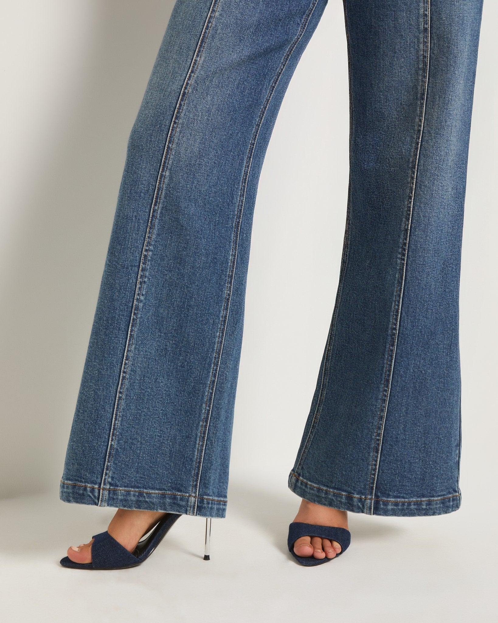 Nomad Flare Jean - Image 5