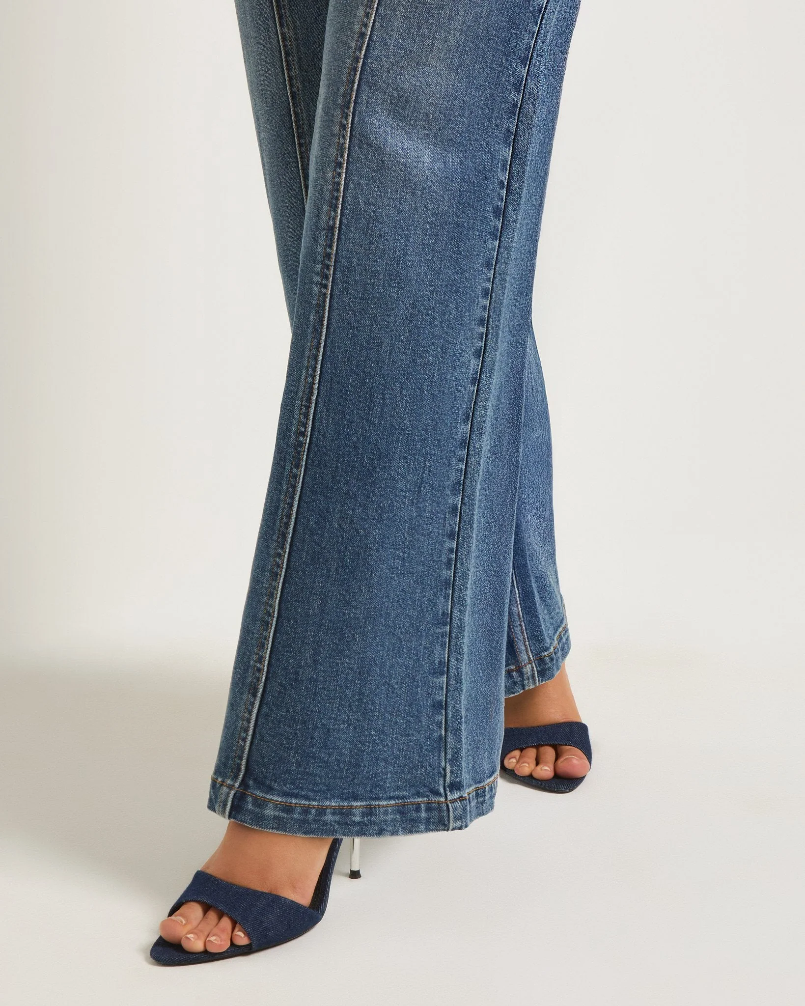 Nomad Flare Jean - Image 6